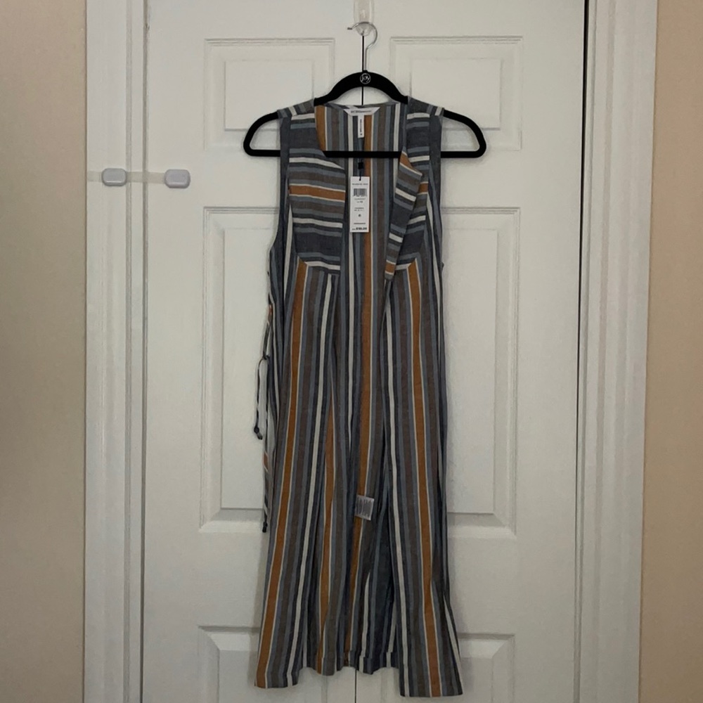 BCBG sleeveless vest